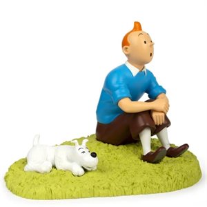 Statuette Tintin assis dans herbe 17.5cm